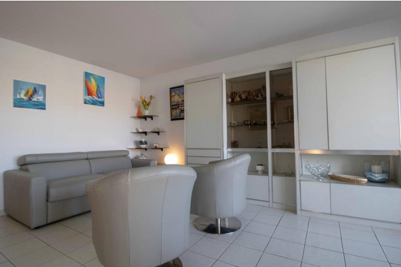 Apartment With Balcony And View On The Port Fréjus Exterior foto